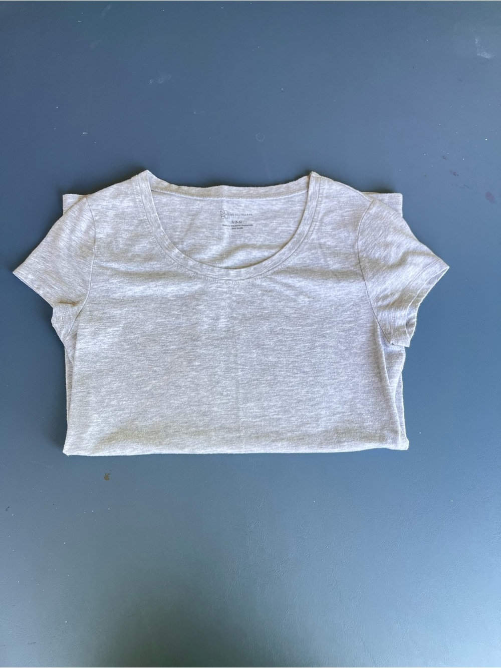 No Boundaries Light Gray Short Sleeve Scoop Neck Tee